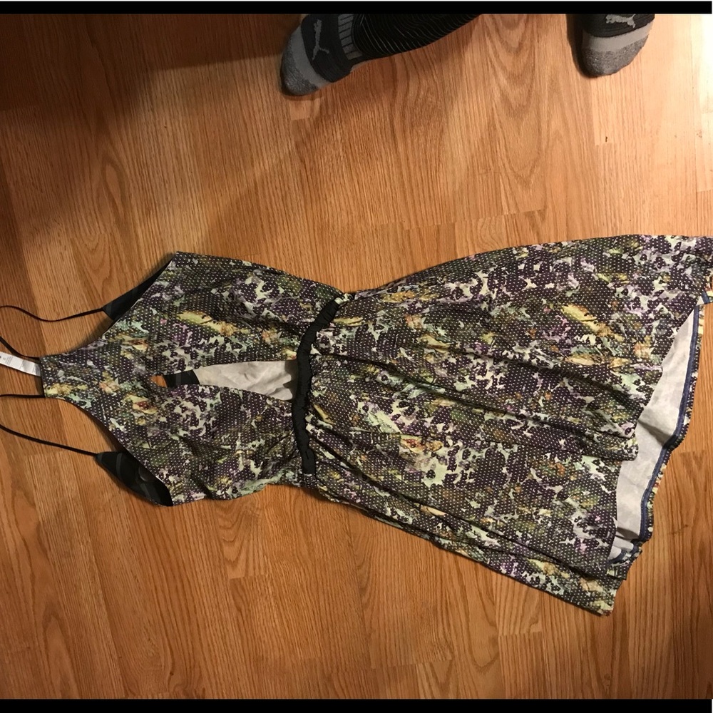 LULULEMON DRESS SIZE 6